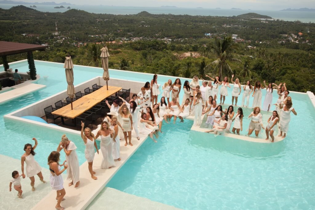 Feminity Movement by Mara Move6